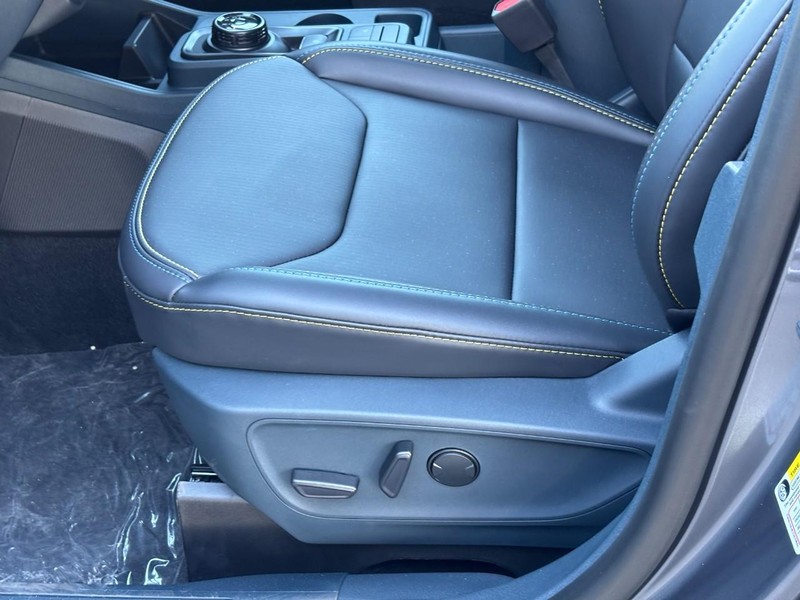 Ford Maverick Vehicle Full-screen Gallery Image 18