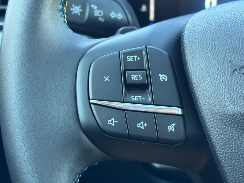 Ford Maverick Vehicle Full-screen Gallery Image 20