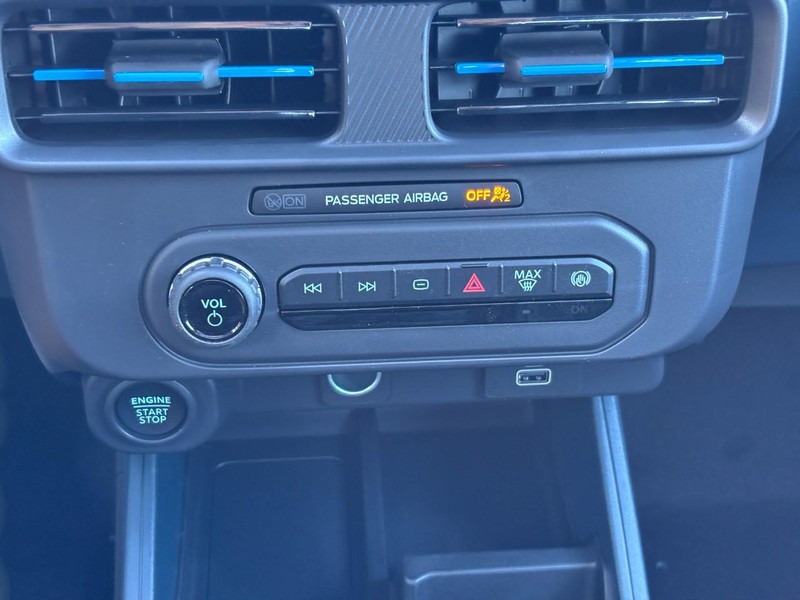 Ford Maverick Vehicle Full-screen Gallery Image 25