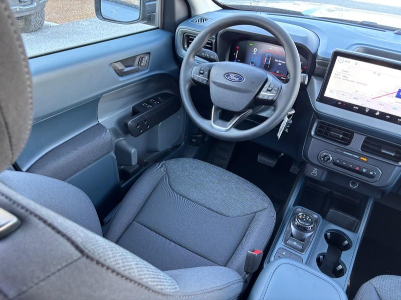 Ford Maverick Vehicle Full-screen Gallery Image 14