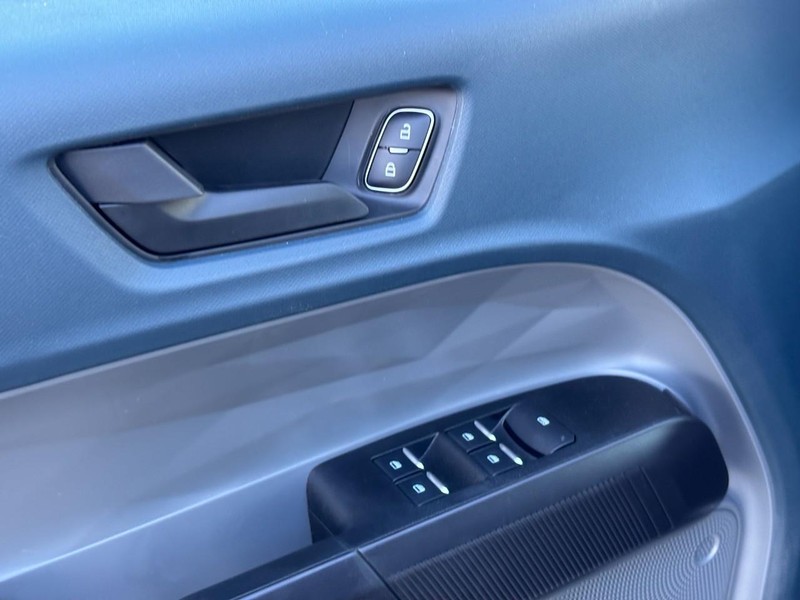 Ford Maverick Vehicle Full-screen Gallery Image 18