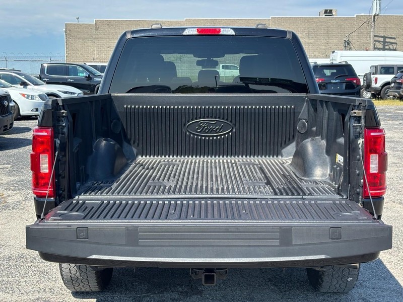 Ford F-150 Vehicle Full-screen Gallery Image 11
