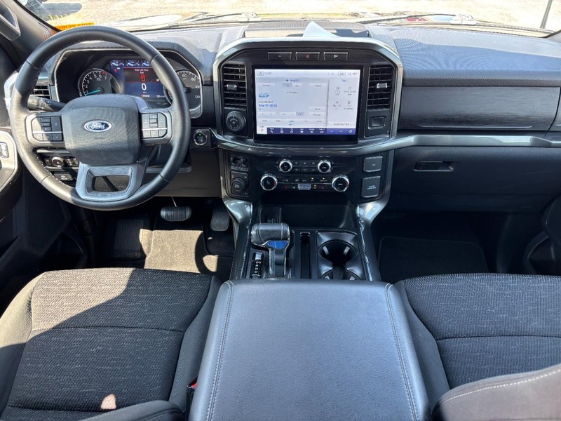 Ford F-150 Vehicle Full-screen Gallery Image 15
