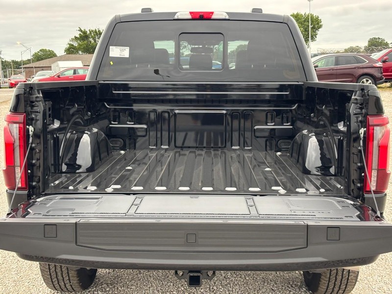 Ford F-150 Vehicle Full-screen Gallery Image 11