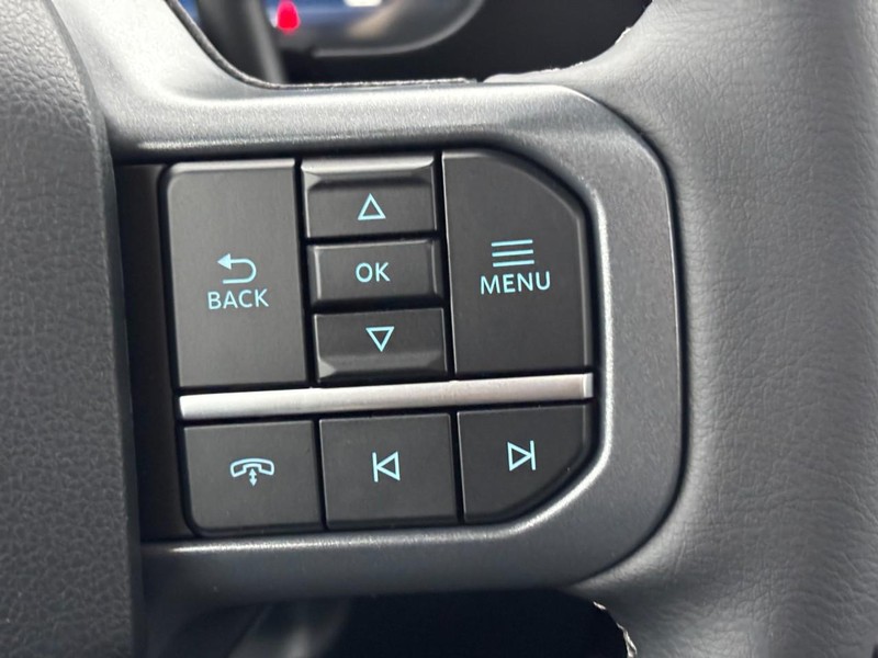 Ford Super Duty F-250 SRW Vehicle Full-screen Gallery Image 20