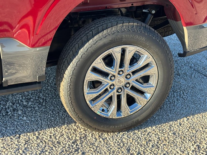 Ford F-150 Vehicle Full-screen Gallery Image 12