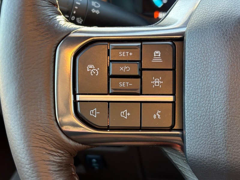 Ford F-150 Vehicle Full-screen Gallery Image 19