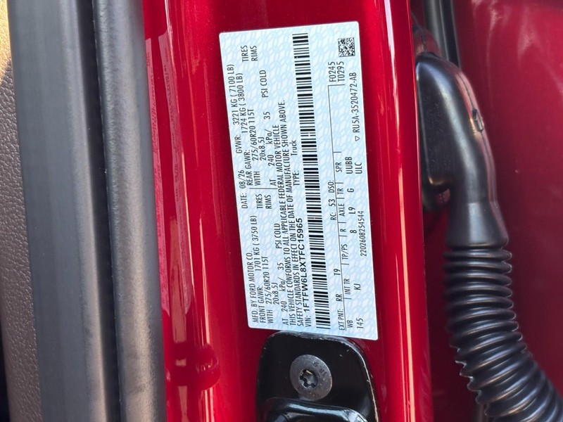 Ford F-150 Vehicle Full-screen Gallery Image 26