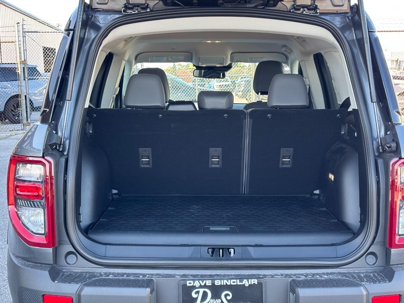Ford Bronco Sport Vehicle Full-screen Gallery Image 12