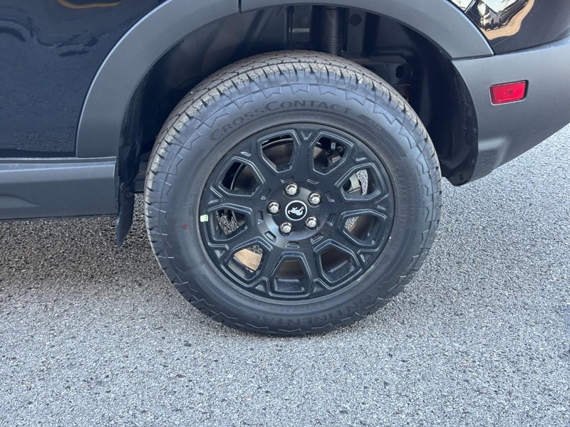 Ford Bronco Sport Vehicle Full-screen Gallery Image 11