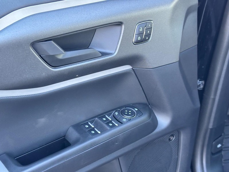 Ford Bronco Sport Vehicle Full-screen Gallery Image 17