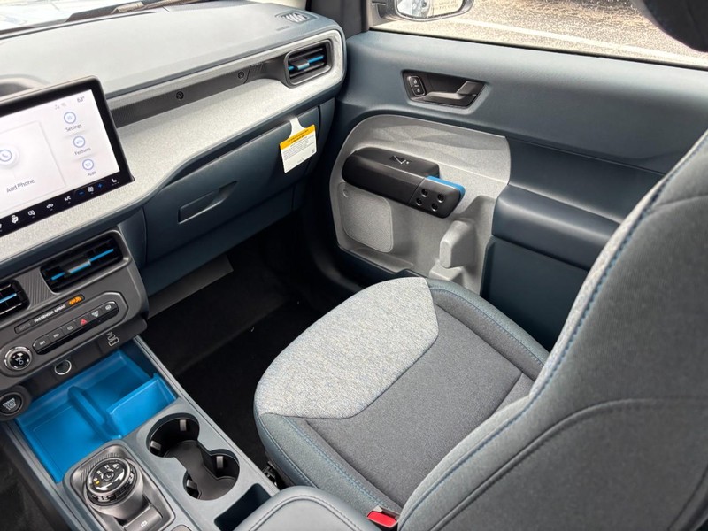 Ford Maverick Vehicle Full-screen Gallery Image 16