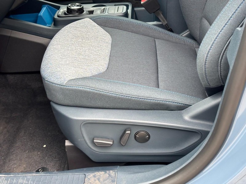 Ford Maverick Vehicle Full-screen Gallery Image 17