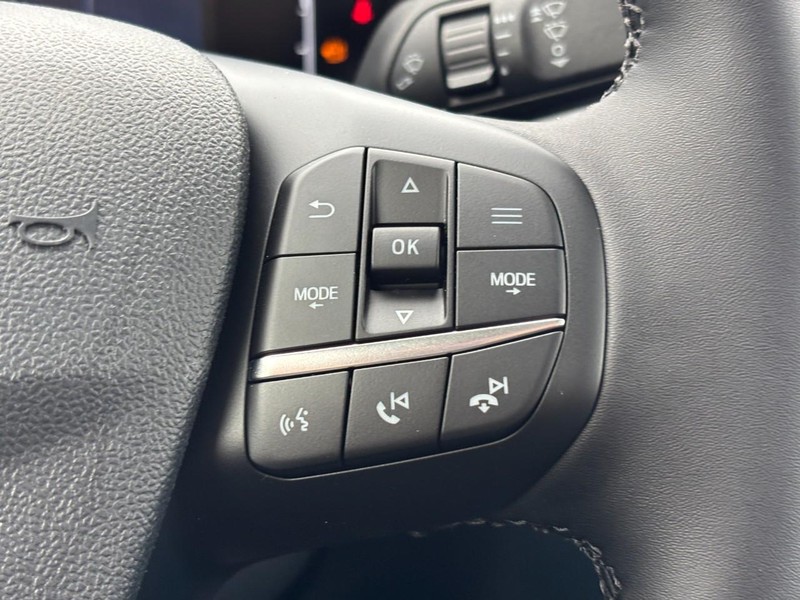 Ford Maverick Vehicle Full-screen Gallery Image 20