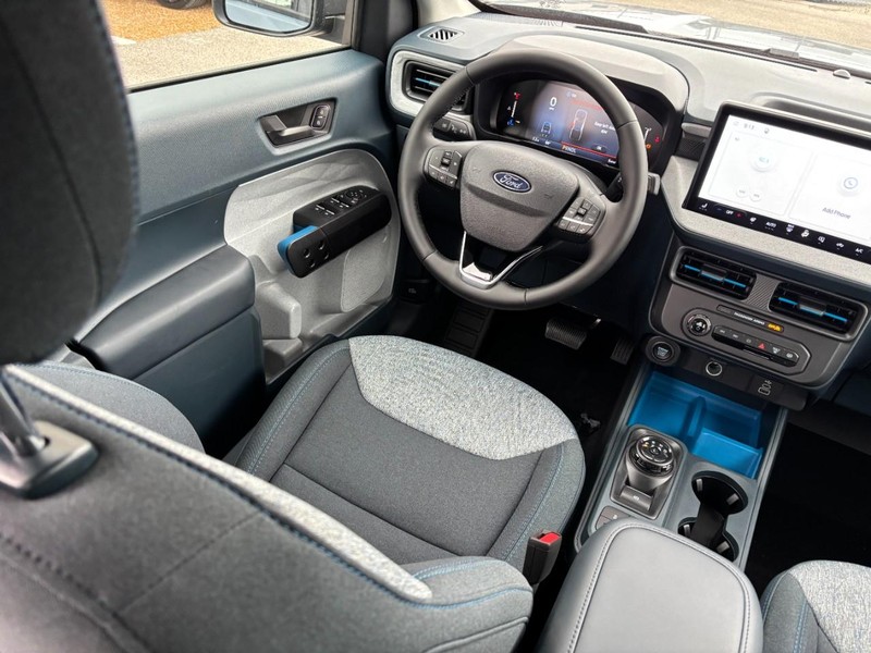 Ford Maverick Vehicle Full-screen Gallery Image 14