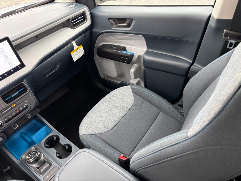 Ford Maverick Vehicle Full-screen Gallery Image 16