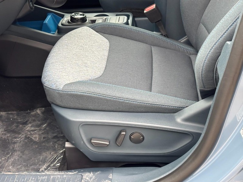 Ford Maverick Vehicle Full-screen Gallery Image 17
