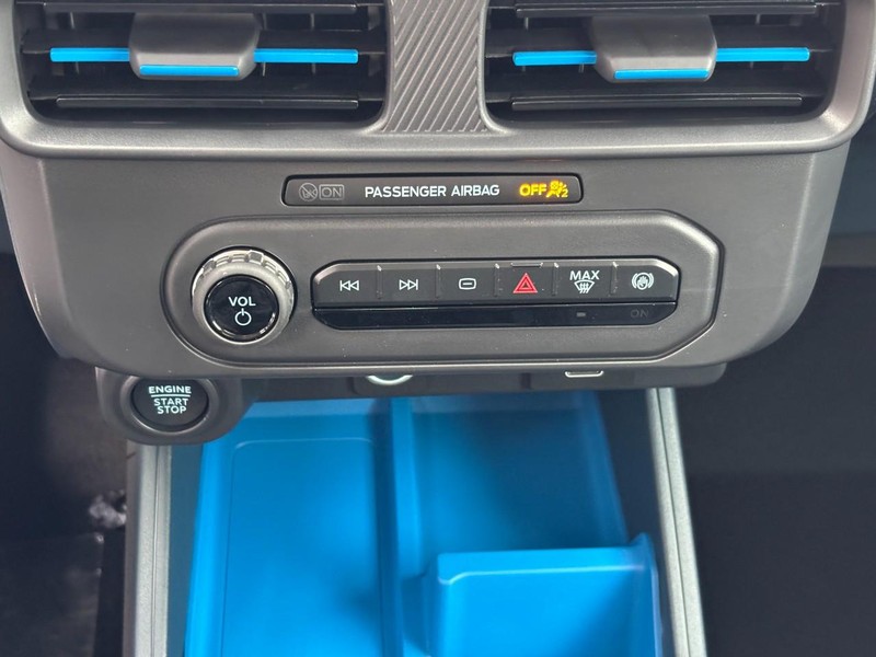 Ford Maverick Vehicle Full-screen Gallery Image 24