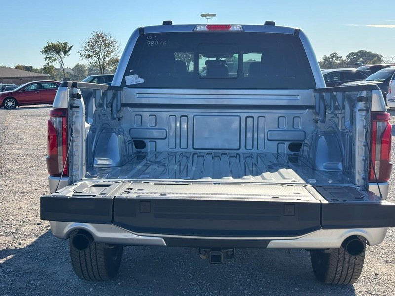 Ford F-150 Vehicle Full-screen Gallery Image 11