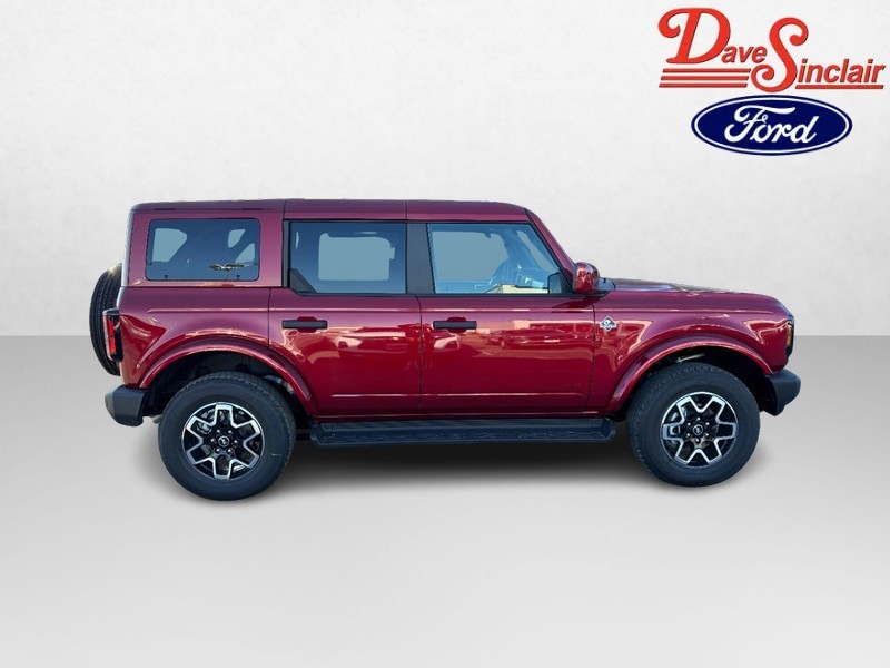 Ford Bronco Vehicle Full-screen Gallery Image 05