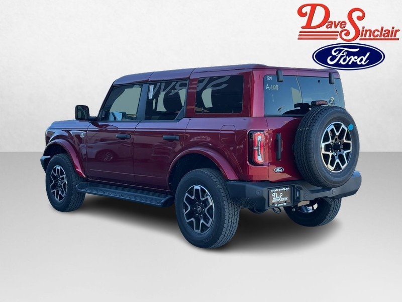 Ford Bronco Vehicle Full-screen Gallery Image 09