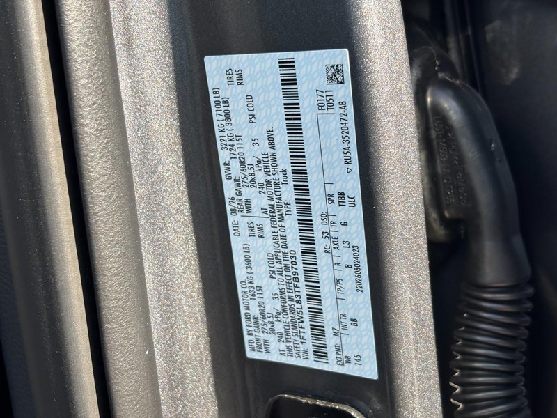 Ford F-150 Vehicle Full-screen Gallery Image 26