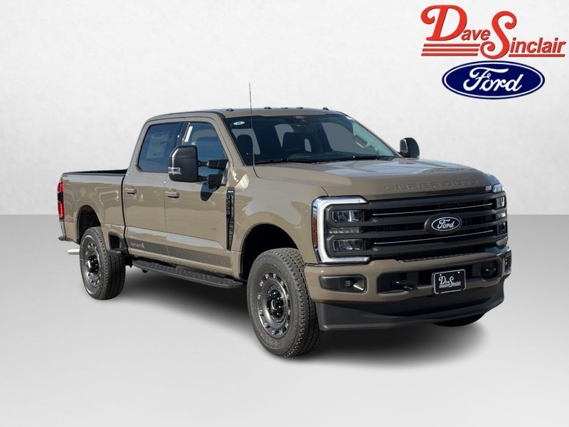Ford Super Duty F-250 SRW Vehicle Full-screen Gallery Image 04