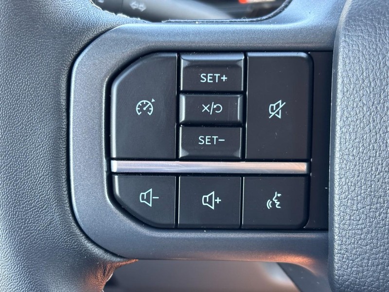 Ford Super Duty F-250 SRW Vehicle Full-screen Gallery Image 19