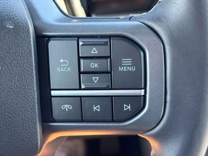 Ford Super Duty F-250 SRW Vehicle Full-screen Gallery Image 20