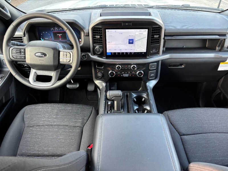 Ford F-150 Vehicle Full-screen Gallery Image 15