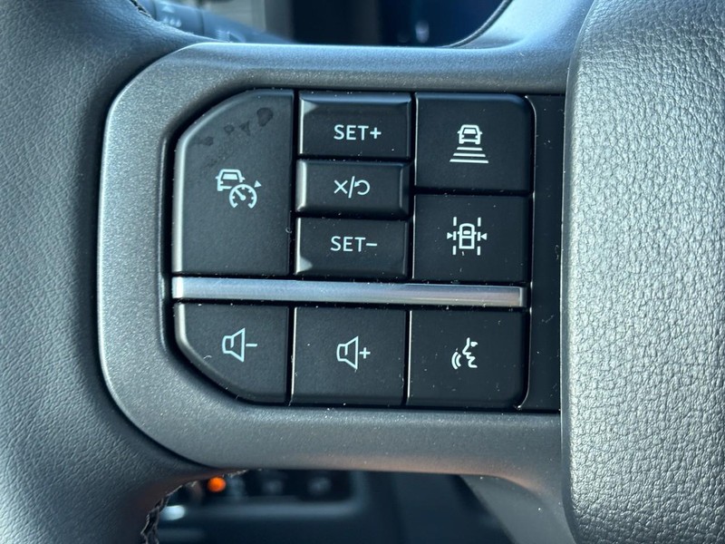 Ford F-150 Vehicle Full-screen Gallery Image 19