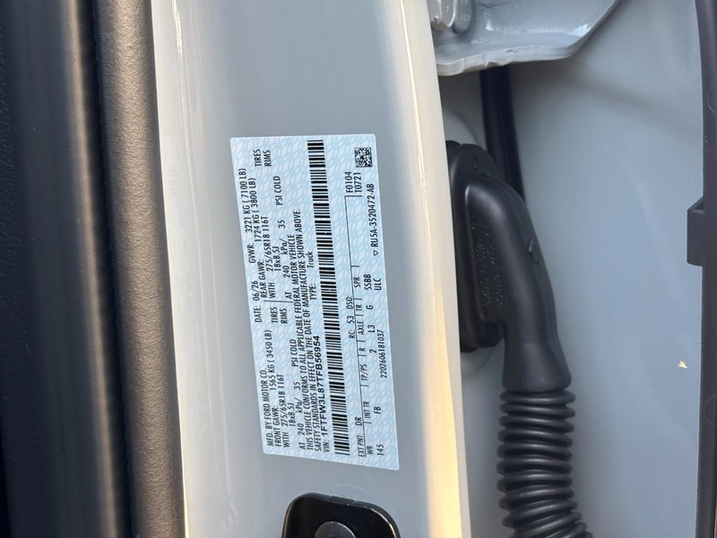 Ford F-150 Vehicle Full-screen Gallery Image 26