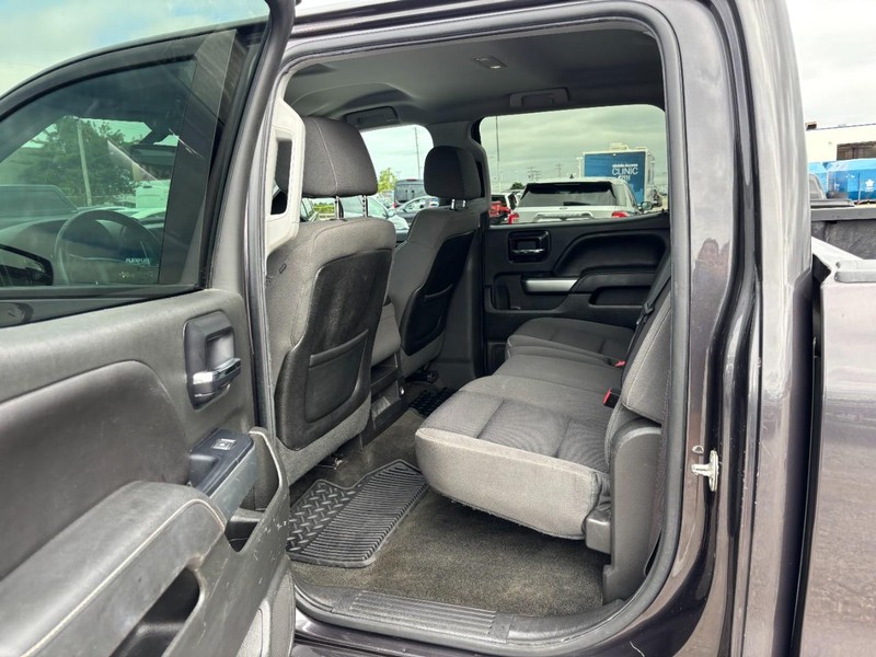 Chevrolet Silverado 1500 Vehicle Full-screen Gallery Image 11