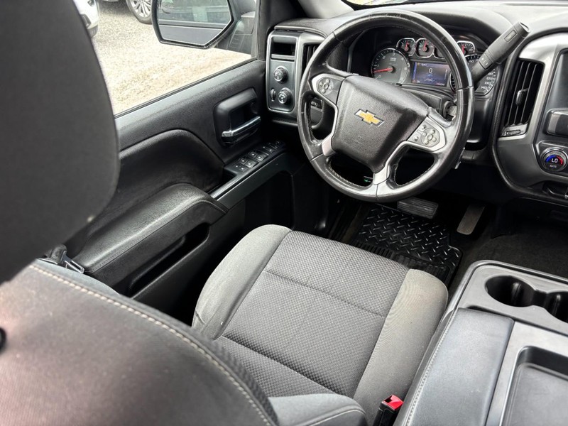 Chevrolet Silverado 1500 Vehicle Full-screen Gallery Image 12