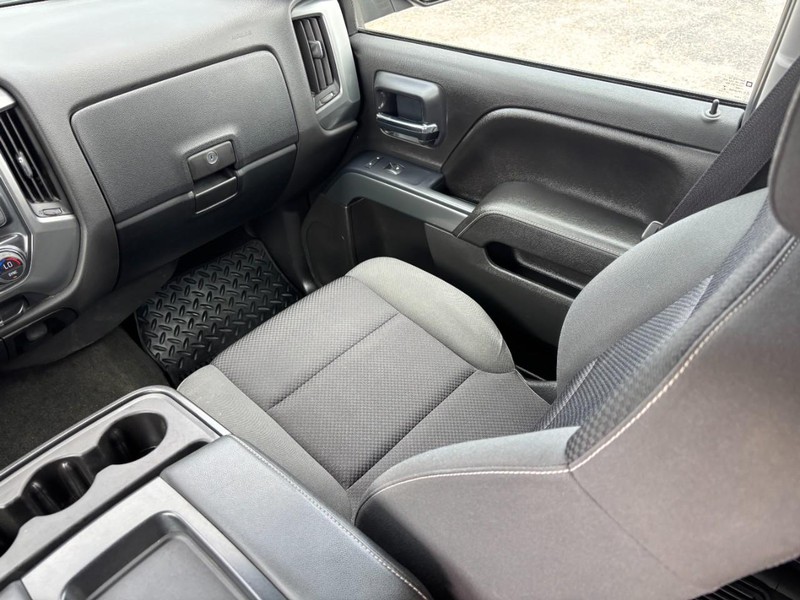 Chevrolet Silverado 1500 Vehicle Full-screen Gallery Image 14