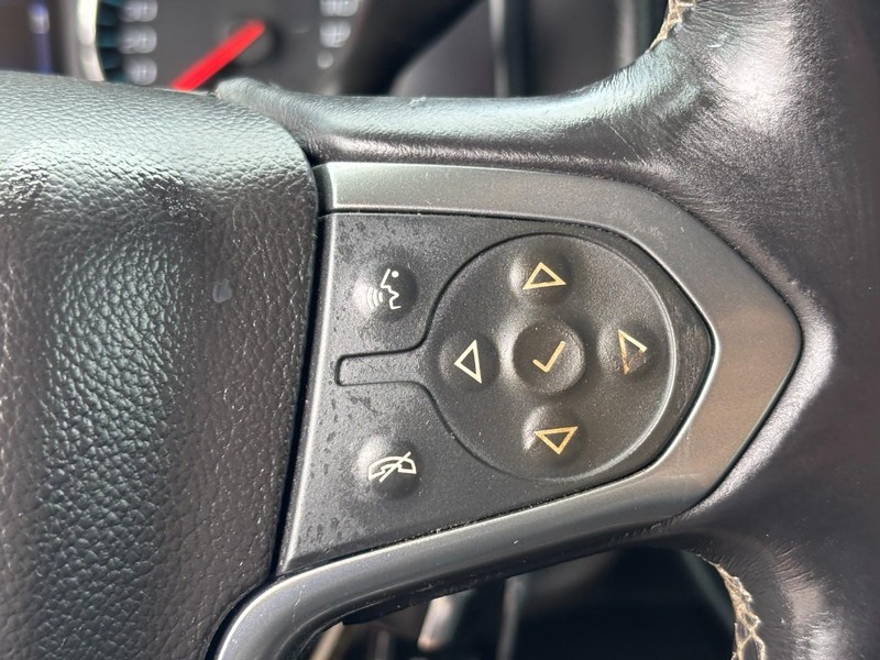 Chevrolet Silverado 1500 Vehicle Full-screen Gallery Image 18