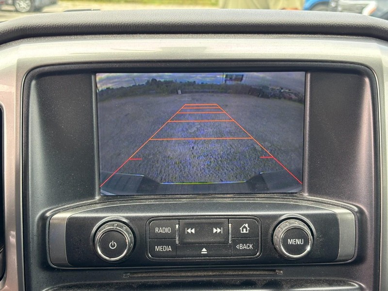 Chevrolet Silverado 1500 Vehicle Full-screen Gallery Image 21