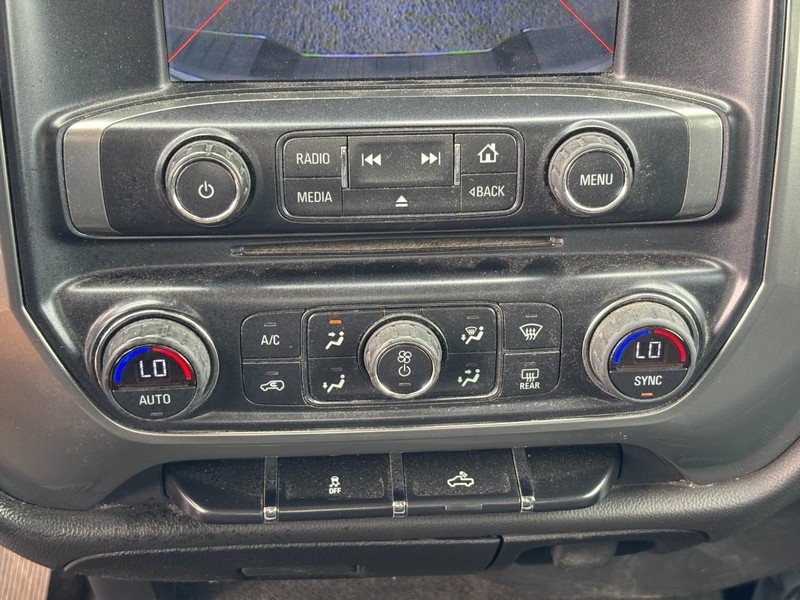 Chevrolet Silverado 1500 Vehicle Full-screen Gallery Image 22