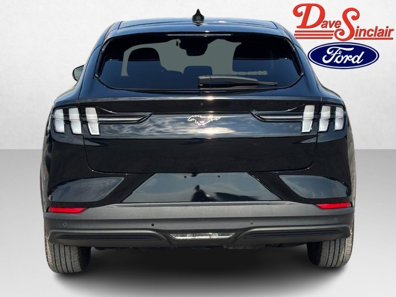Ford Mustang Mach-E Vehicle Full-screen Gallery Image 08