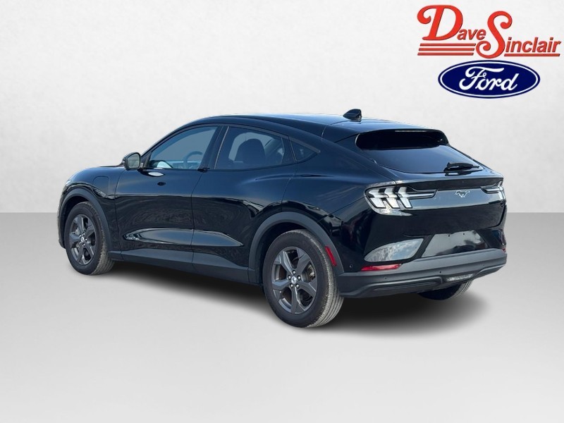 Ford Mustang Mach-E Vehicle Full-screen Gallery Image 09
