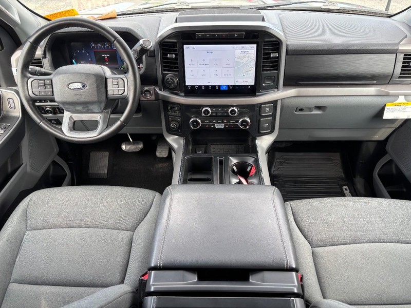 Ford F-150 Vehicle Full-screen Gallery Image 15
