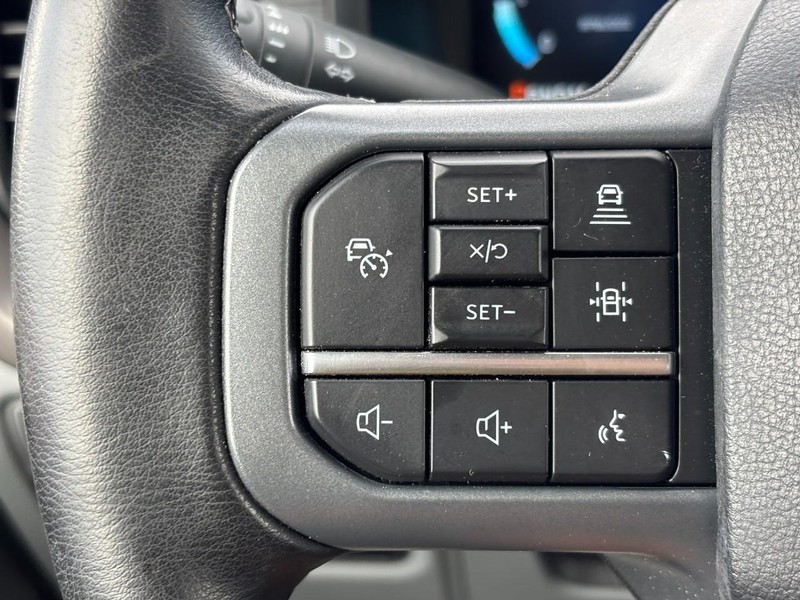 Ford F-150 Vehicle Full-screen Gallery Image 19