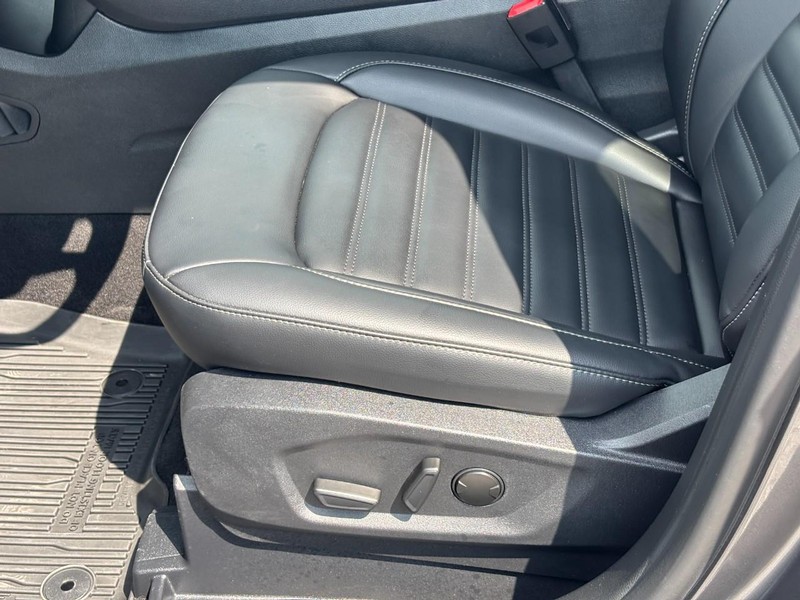 Ford Edge Vehicle Full-screen Gallery Image 17
