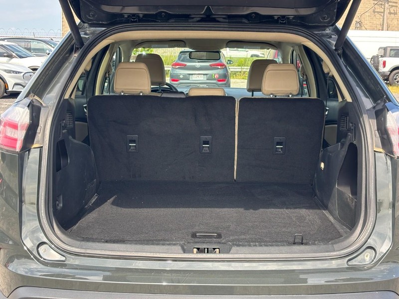 Ford Edge Vehicle Image 11