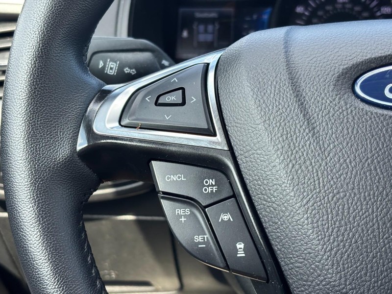 Ford Edge Vehicle Image 19