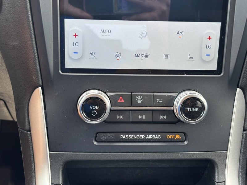 Ford Edge Vehicle Full-screen Gallery Image 24