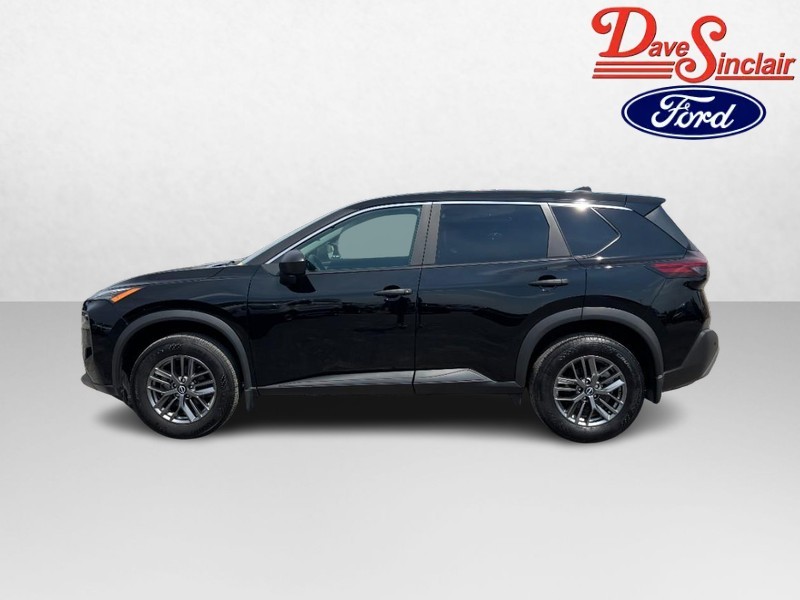 Nissan Rogue Vehicle Full-screen Gallery Image 10