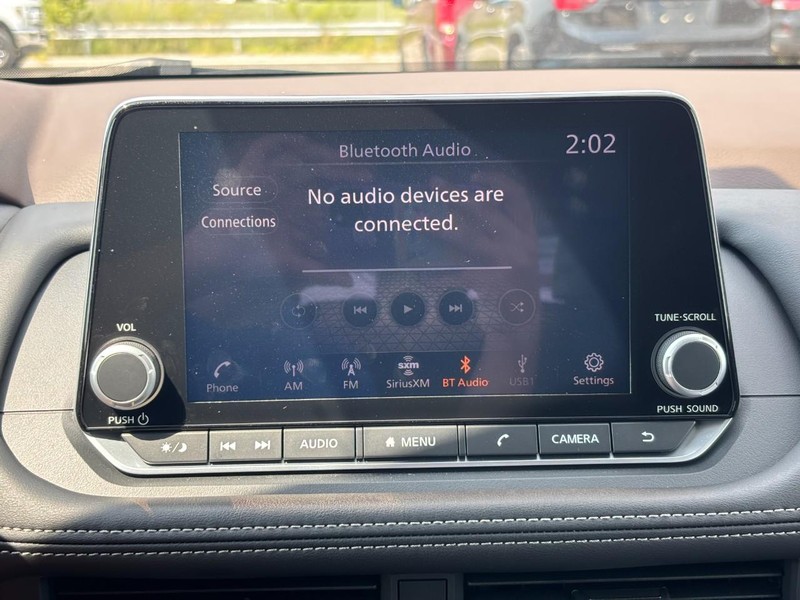 Nissan Rogue Vehicle Full-screen Gallery Image 22