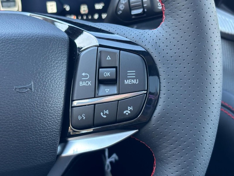 Ford Explorer Vehicle Full-screen Gallery Image 21