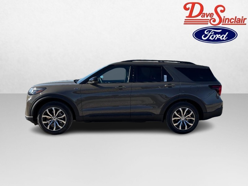 Ford Explorer Vehicle Full-screen Gallery Image 10
